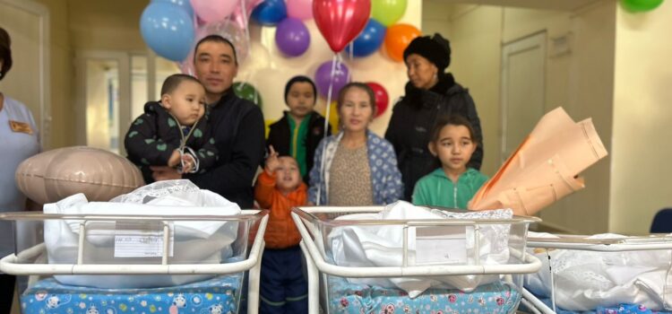 Многодетная мама родила тройню в Алматинской области