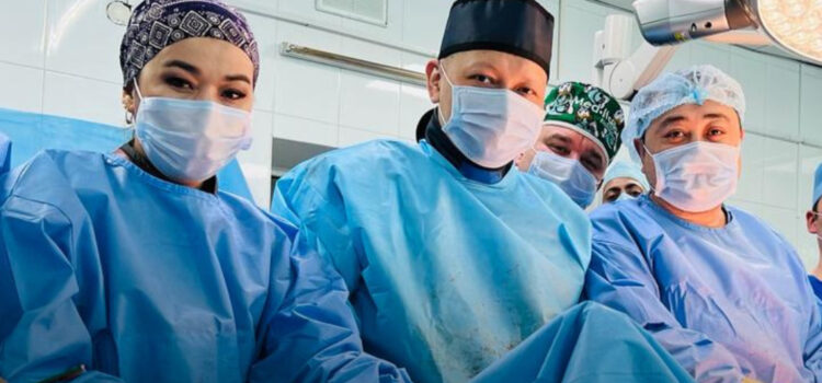 Алматы облысының кардиохирургтары жүрек талмасы бар науқасқа ота жасады