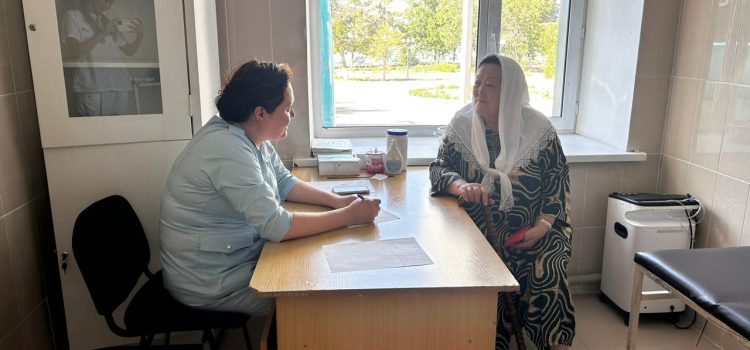 Врачи АМКБ и Руководитель Управления здравоохранения Алматинской области посетили ЦРБ села Баканас
