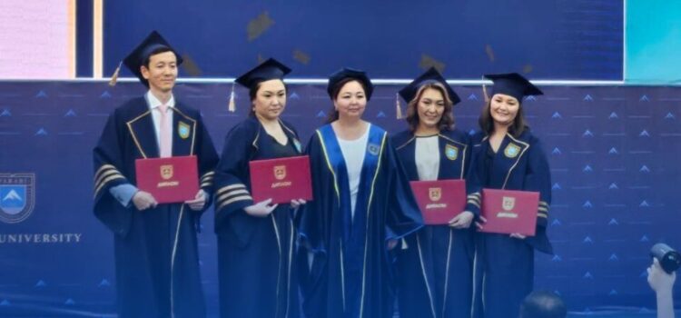 Врачи Алматинской многопрофильной клинической больницы получили дипломы магистров и доктора медицинских наук