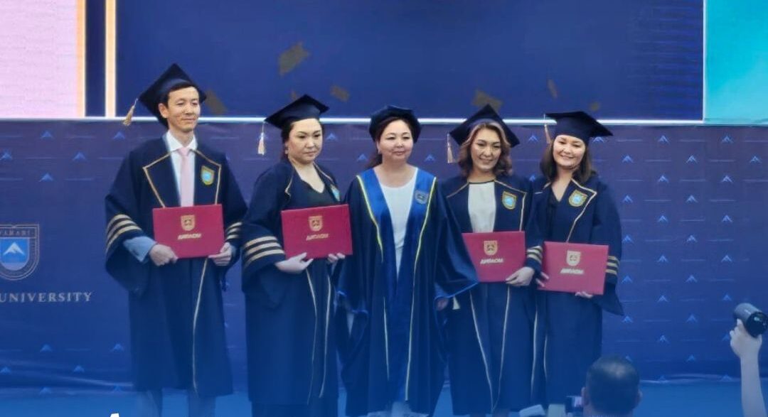 Врачи Алматинской многопрофильной клинической больницы получили дипломы магистров и доктора медицинских наук
